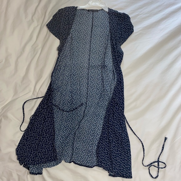 Brandy Melville Navy Floral Wrap Dress - size small - Picture 4 of 4